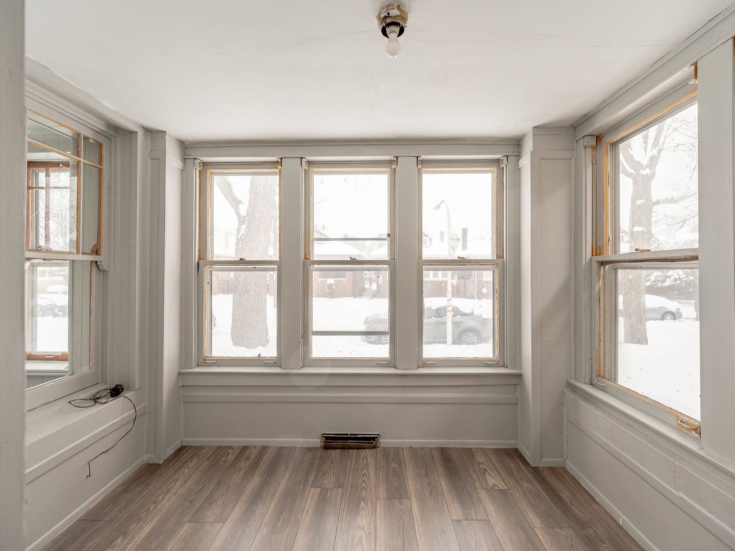 8025 S Euclid Avenue