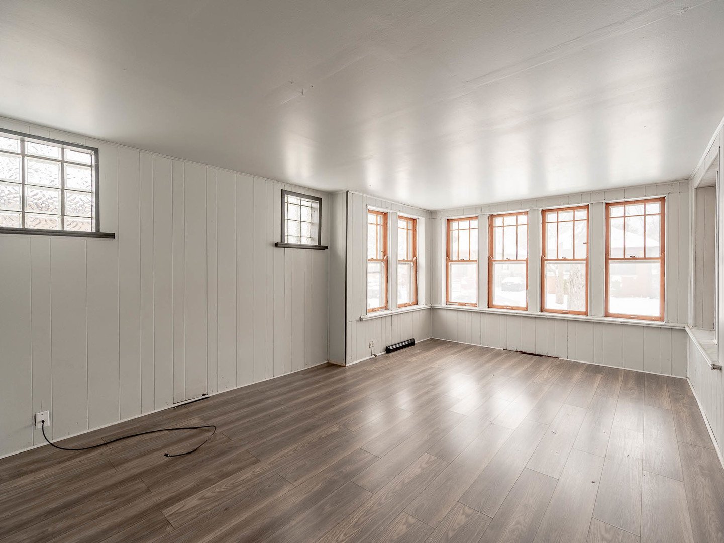 8025 S Euclid Avenue