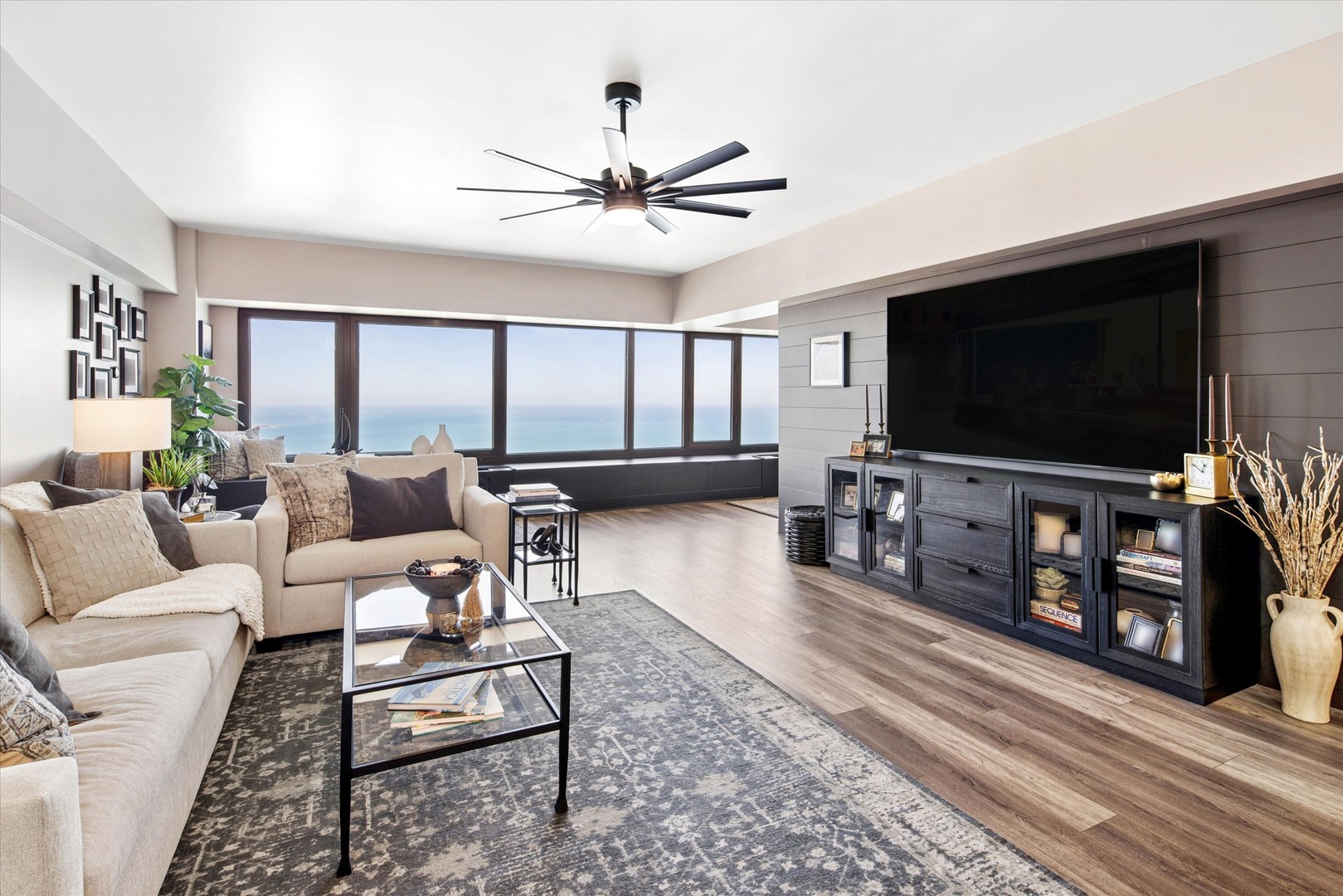 175 E Delaware Place 7304