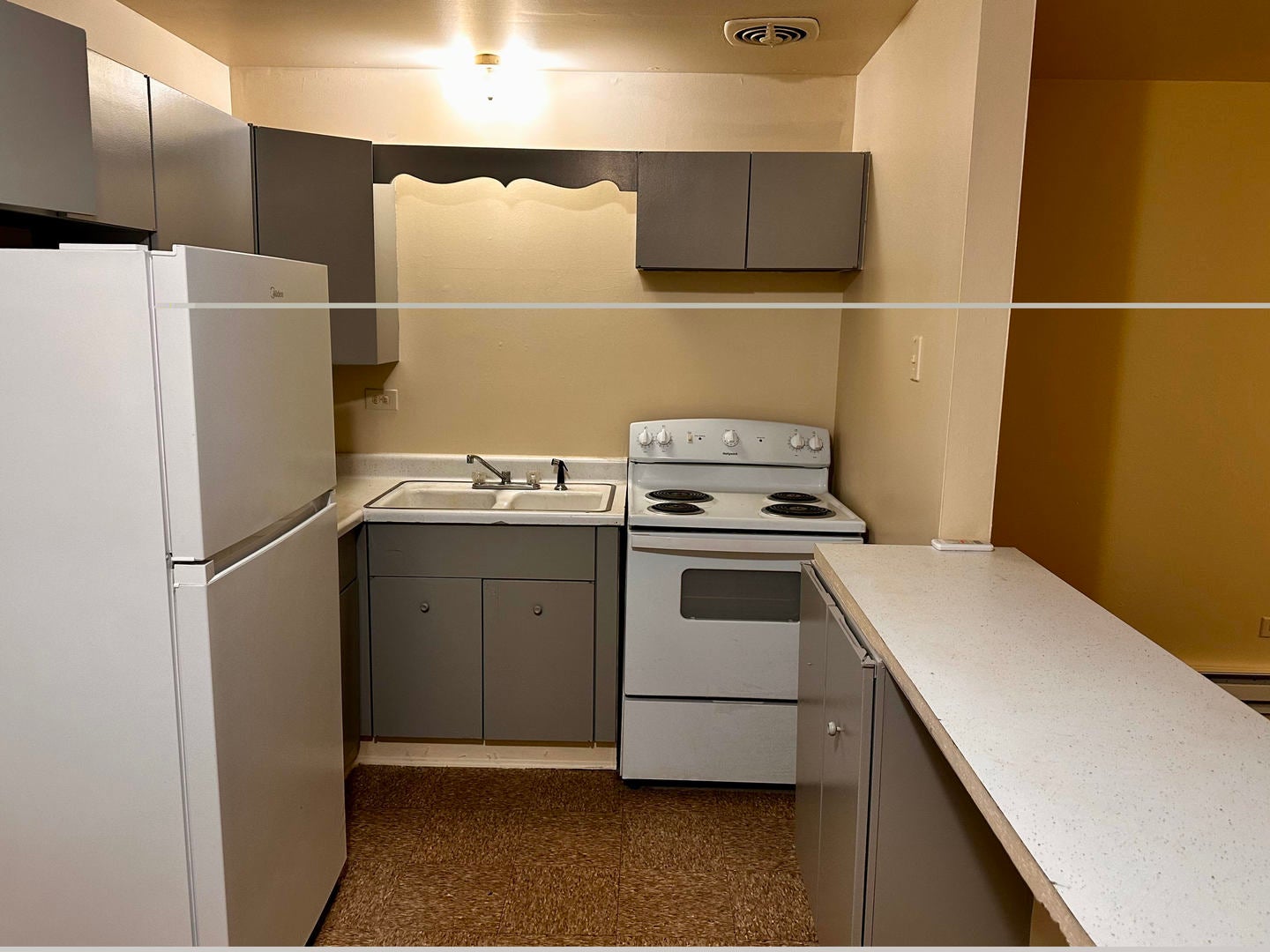 250 N Entrance Avenue 8B