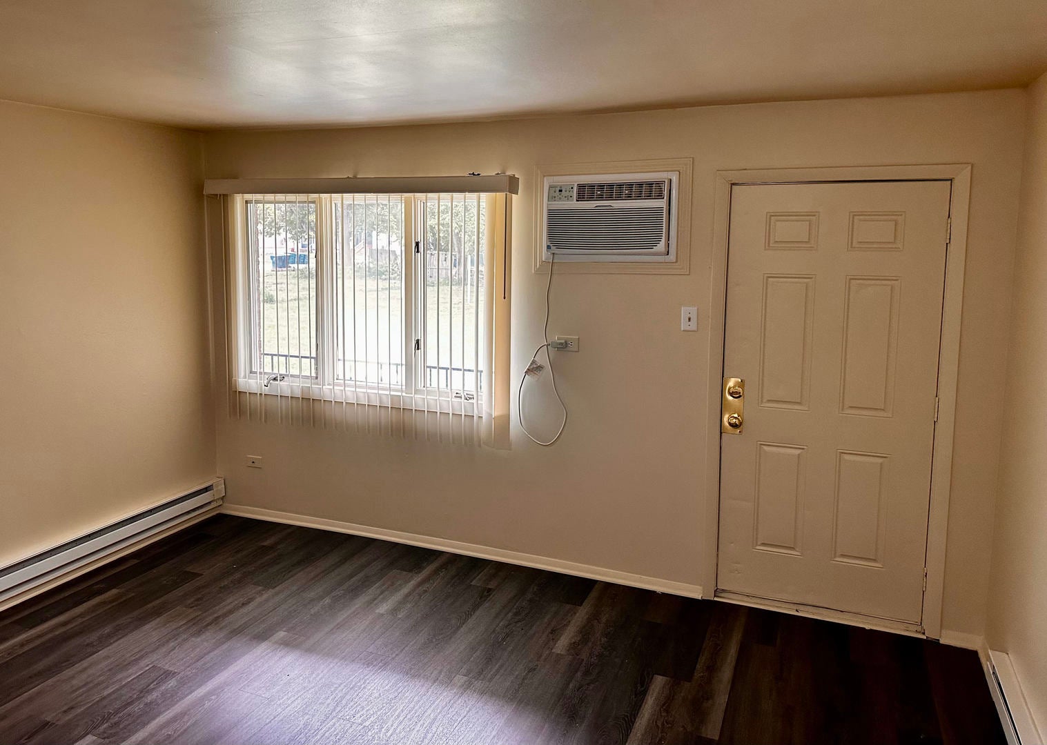 250 N Entrance Avenue 8B