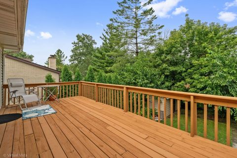 Tiny photo for 20698 N Eugene Avenue, Lincolnshire, IL 60069 (MLS # 12448700)
