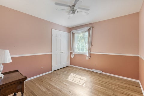 Tiny photo for 402 Minnaqua Drive, Prospect Heights, IL 60070 (MLS # 12787508)
