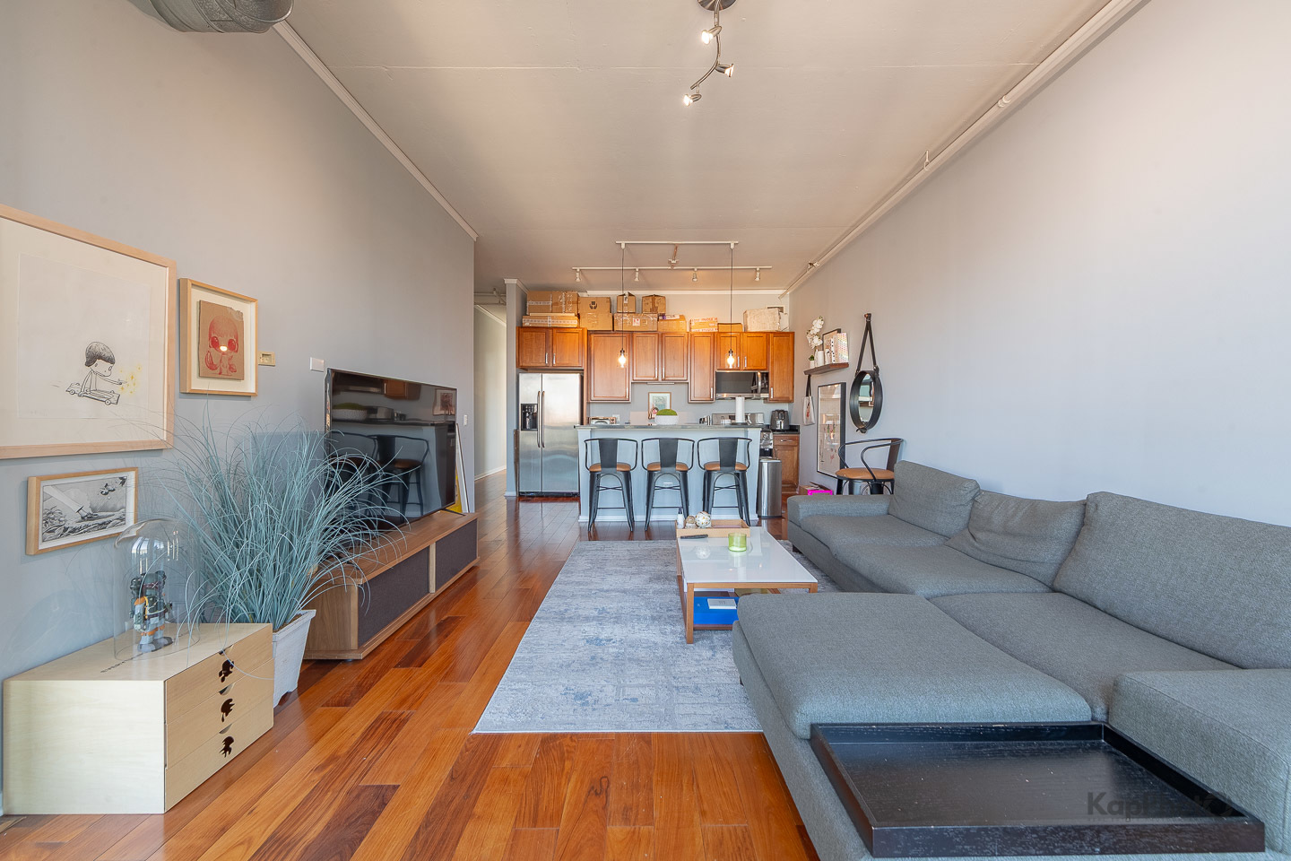 1819 S Michigan Avenue 601