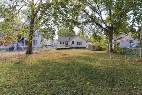 Tiny photo for 809 W Monroe Street, Bloomington, IL 61701 (MLS # 12491860)
