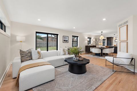 Tiny photo for 5115 Ellington Avenue, Western Springs, IL 60558 (MLS # 12588249)