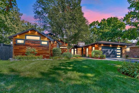 Photo of 623 Echo Lane, Glenview, IL 60025 (MLS # 12471379)