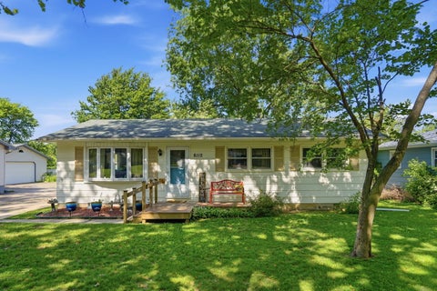 Photo of 8112 7th Street W ST, Rock Island, IL 61201 (MLS # 12706193)