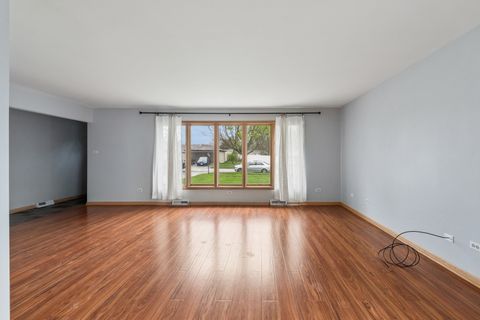 Tiny photo for 835 Latimer Lane, Flossmoor, IL 60422 (MLS # 12617859)