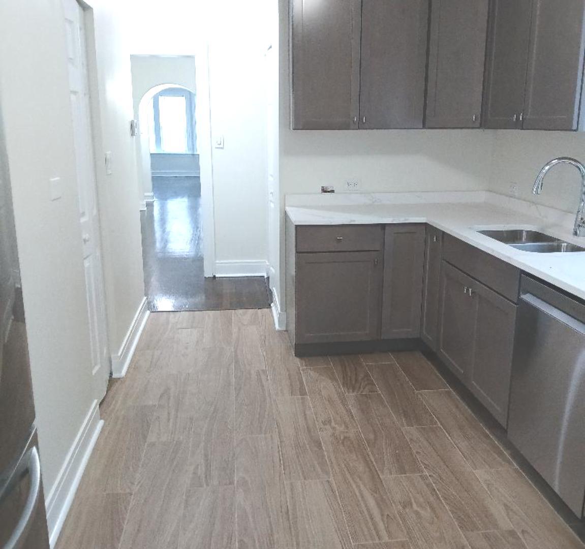 1643 E 86th Place