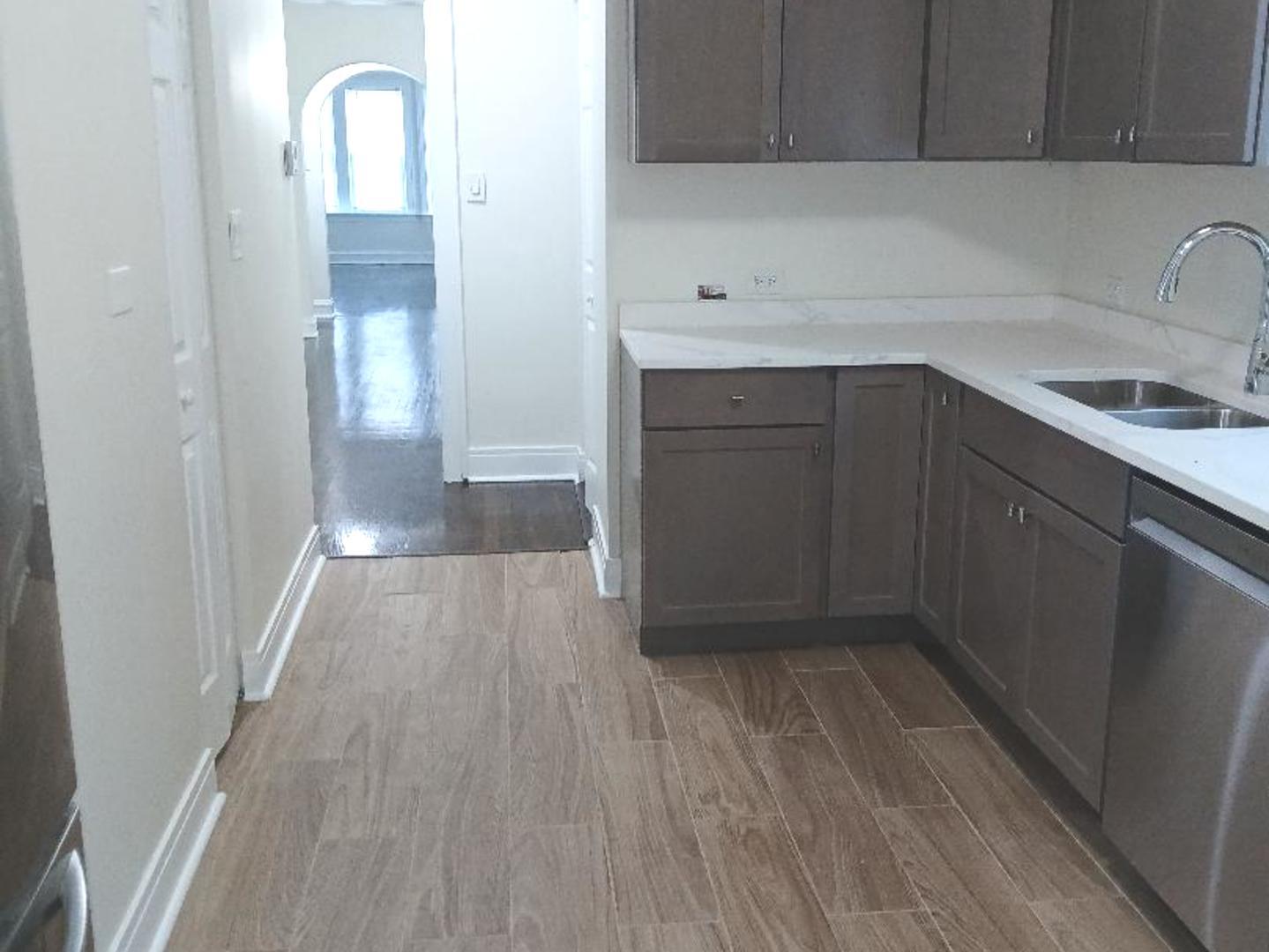 1643 E 86th Place