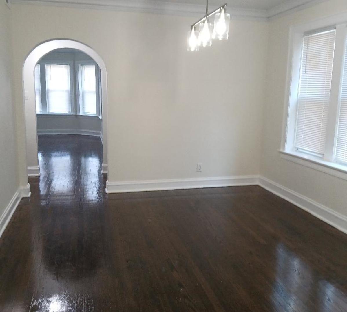 1643 E 86th Place