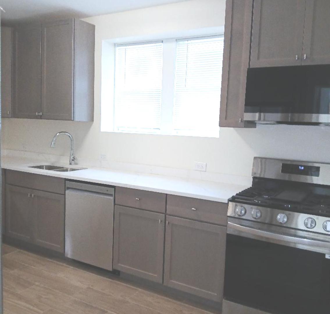 1643 E 86th Place