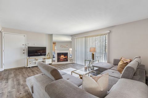 Tiny photo for 11116 S 84 Avenue #2B, Palos Hills, IL 60465 (MLS # 12572100)