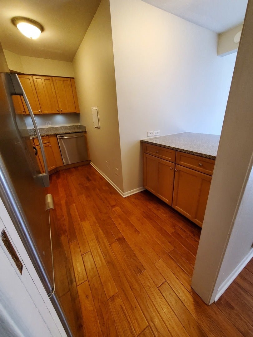 1940 Cherry Lane 213
