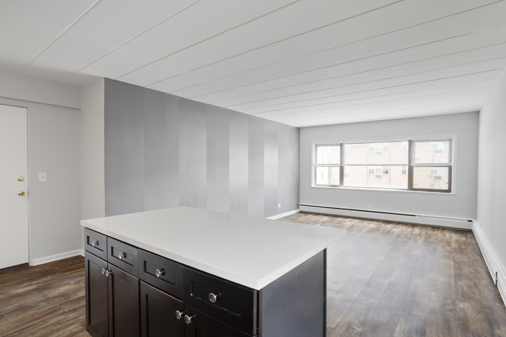 6007 N Kenmore Avenue 401