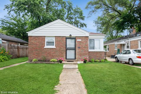Tiny photo for 12529 S Loomis Street, Calumet Park, IL 60827 (MLS # 12484112)
