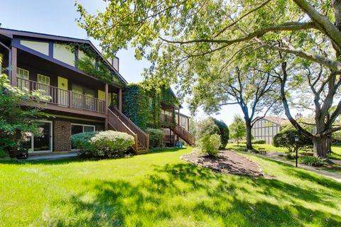 Tiny photo for 408 SANDHURST Circle #A, Glen Ellyn, IL 60137 (MLS # 12688725)