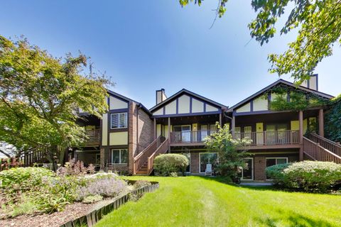Tiny photo for 408 SANDHURST Circle #A, Glen Ellyn, IL 60137 (MLS # 12688725)