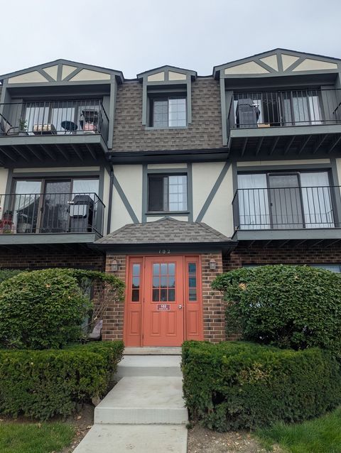 Photo of 102 Steeple Drive #F, Buffalo Grove, IL 60089 (MLS # 12692688)