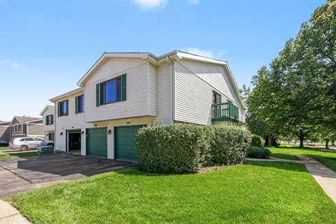 Tiny photo for 495 Harrison Court, Vernon Hills, IL 60061 (MLS # 12740752)