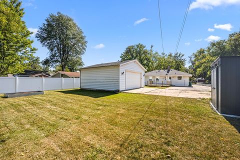 Tiny photo for 124 W Sunset Avenue, Lombard, IL 60148 (MLS # 12486063)