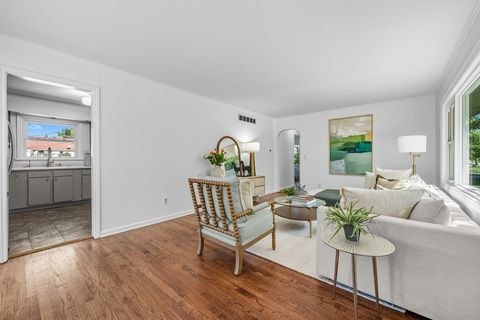 Tiny photo for 124 W Sunset Avenue, Lombard, IL 60148 (MLS # 12486063)
