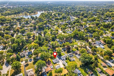 Tiny photo for 124 W Sunset Avenue, Lombard, IL 60148 (MLS # 12486063)