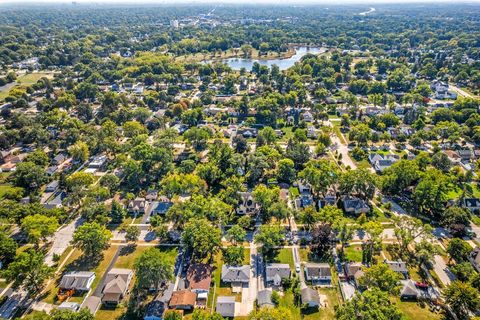 Tiny photo for 124 W Sunset Avenue, Lombard, IL 60148 (MLS # 12486063)