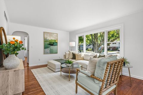 Tiny photo for 124 W Sunset Avenue, Lombard, IL 60148 (MLS # 12486063)