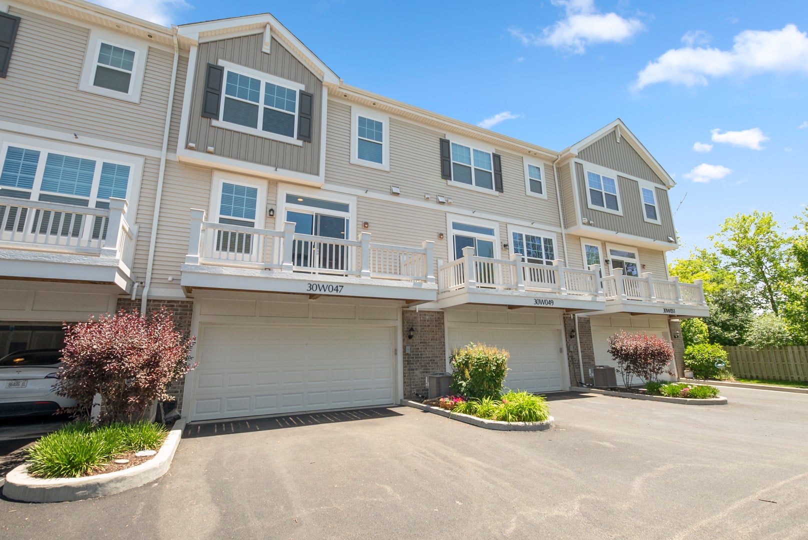30W047 Brayman Court
