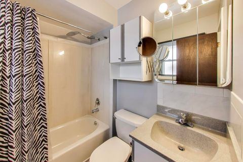 Tiny photo for 7621 Davis Street, Morton Grove, IL 60053 (MLS # 12534026)