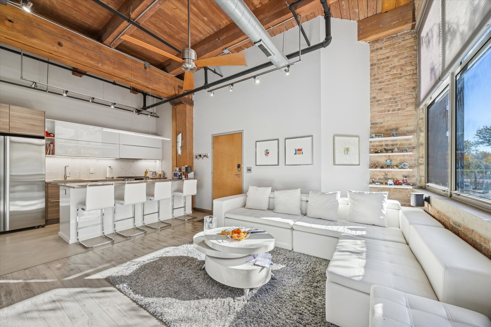 1500 W Monroe Street 220