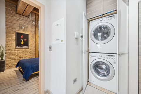 Tiny photo for 1500 W Monroe Street #220, Chicago, IL 60607 (MLS # 12501362)