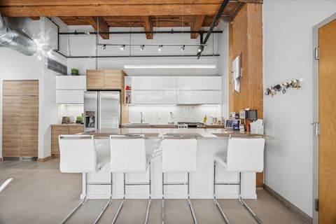 Tiny photo for 1500 W Monroe Street #220, Chicago, IL 60607 (MLS # 12501362)