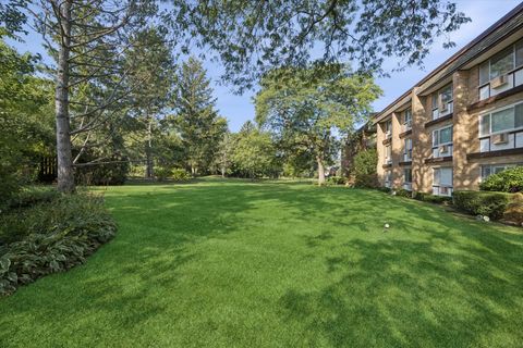 Tiny photo for 320 Claymoor Road #2D, Hinsdale, IL 60521 (MLS # 12516982)