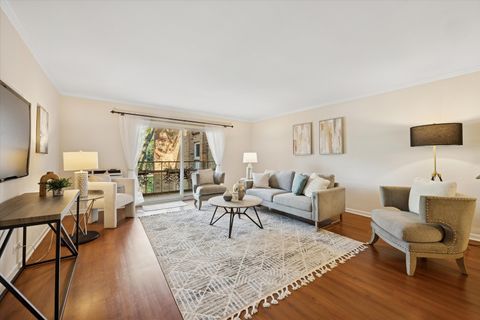 Tiny photo for 320 Claymoor Road #2D, Hinsdale, IL 60521 (MLS # 12516982)