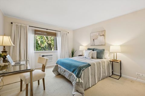 Tiny photo for 320 Claymoor Road #2D, Hinsdale, IL 60521 (MLS # 12516982)