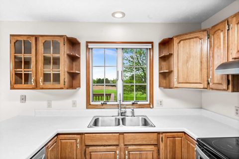 Tiny photo for 25 Pebblebrook Court, Bloomington, IL 61705 (MLS # 12621477)