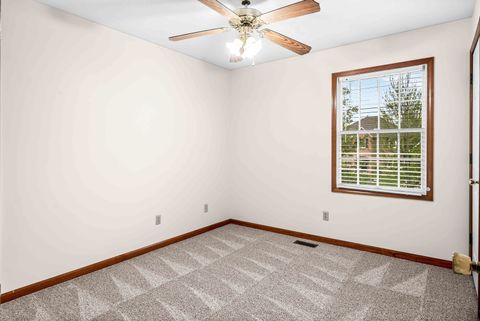 Tiny photo for 25 Pebblebrook Court, Bloomington, IL 61705 (MLS # 12621477)