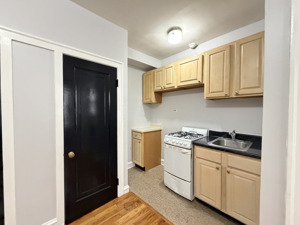 917 W EASTWOOD Avenue 418