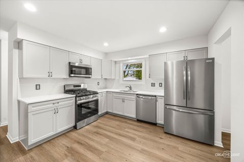 Tiny photo for 795 N Elmwood Drive, Aurora, IL 60506 (MLS # 12524179)