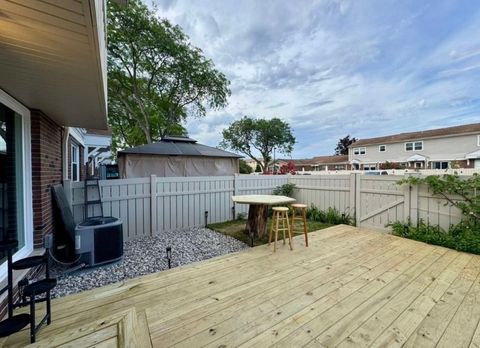 Tiny photo for 263 Green Court, Wood Dale, IL 60191 (MLS # 12704044)
