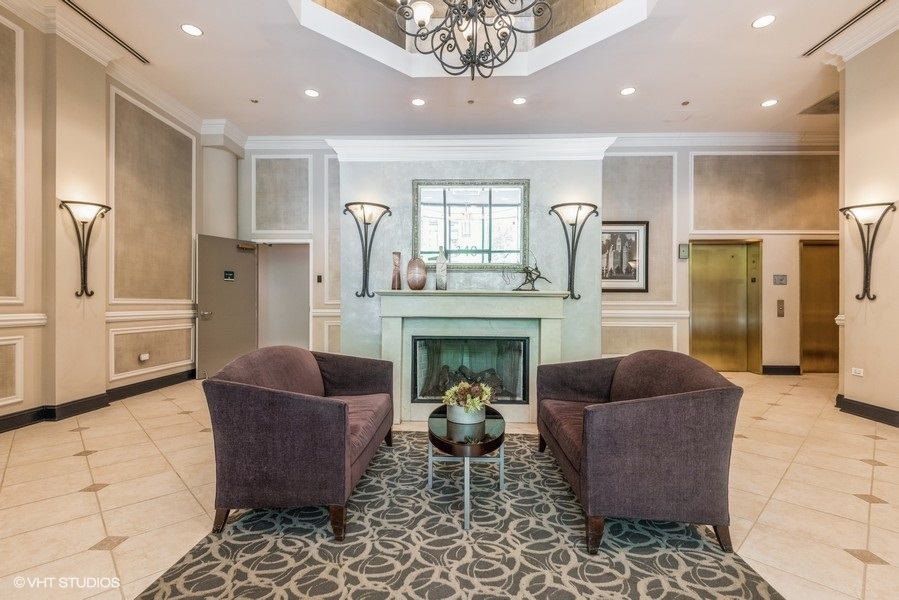 340 W Superior Street 609