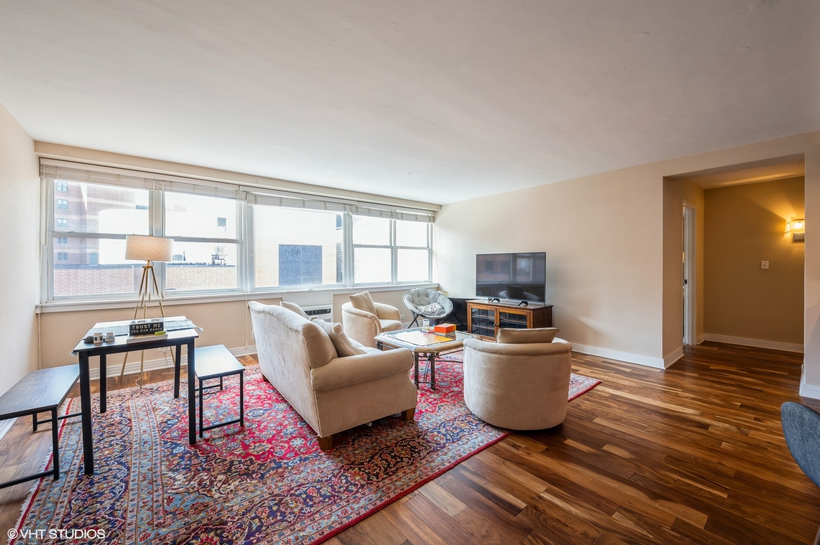 2300 N Commonwealth Avenue 4K
