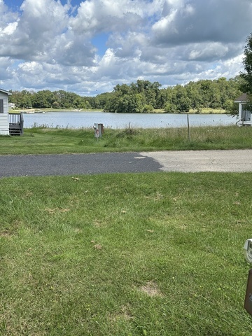23-93 Woodhaven Lakes