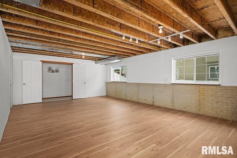 Tiny photo for 5377 RED FOX Road, Bettendorf, IA 52722 (MLS # QC4269987)