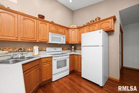 Tiny photo for 5377 RED FOX Road, Bettendorf, IA 52722 (MLS # QC4269987)