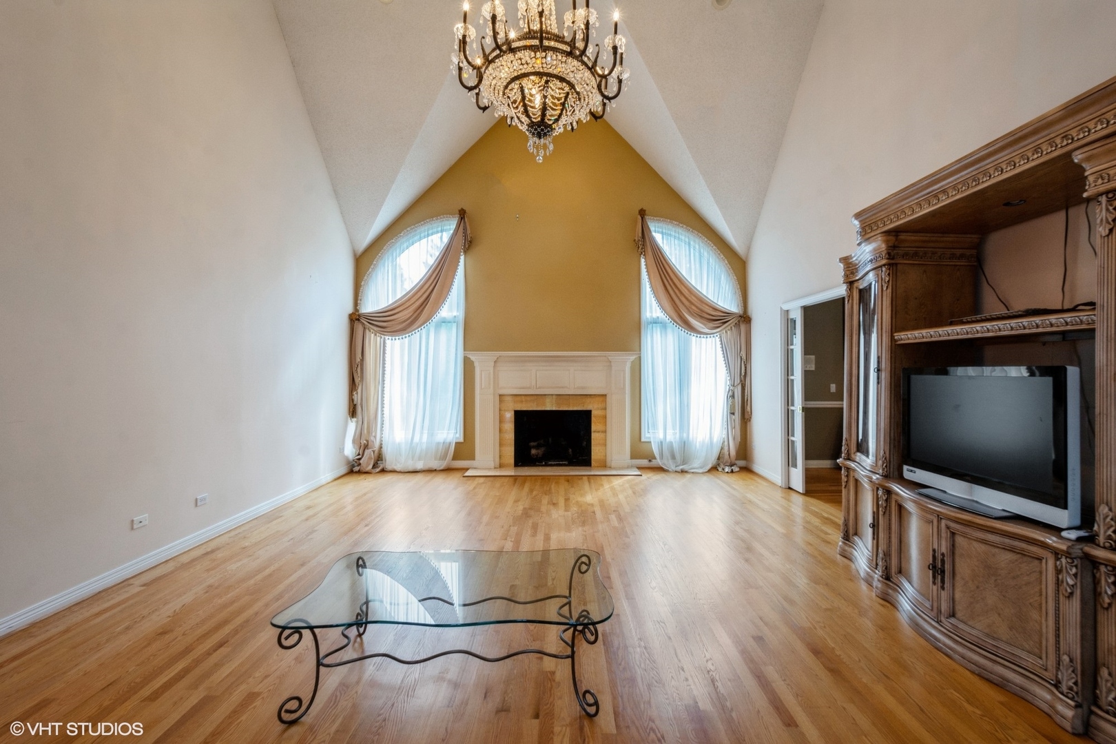 6248 PINETREE Drive