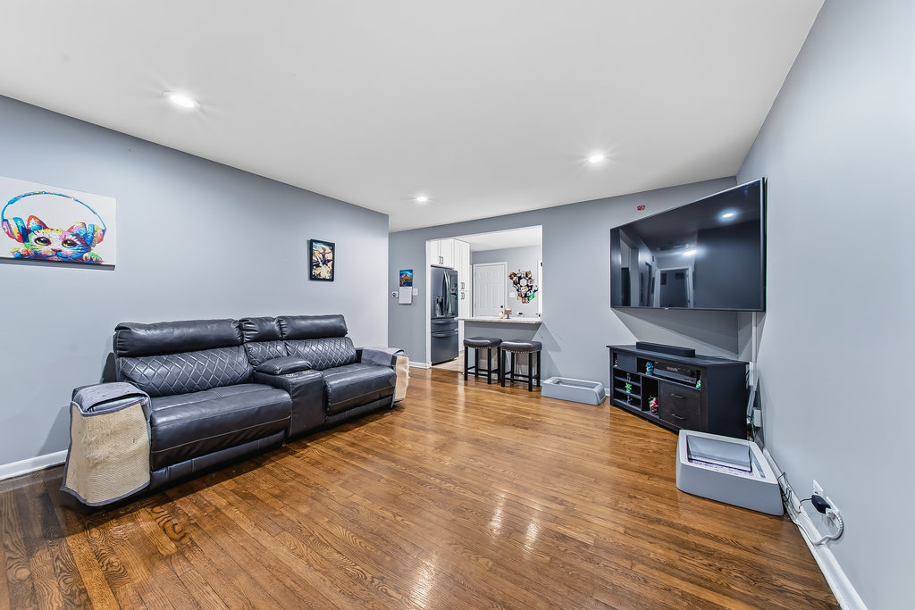 16047 Cambridge Court